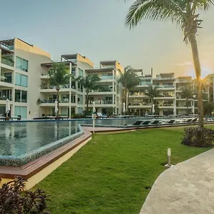 4* Apartahotel The Elements Oceanfront & Beachside